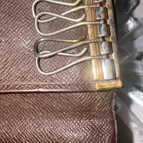 Authentic Louis Vuitton Damier Key Ring Holder - Picture 9 of 12